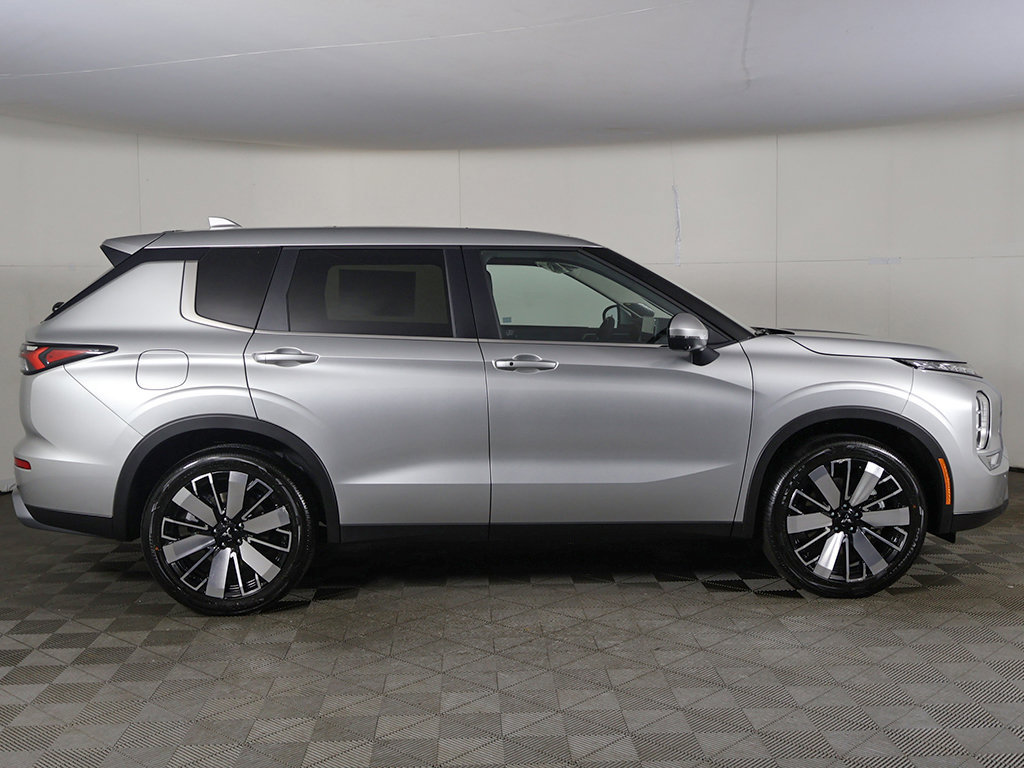 New 2026 Mitsubishi Outlander SE FWD image 20