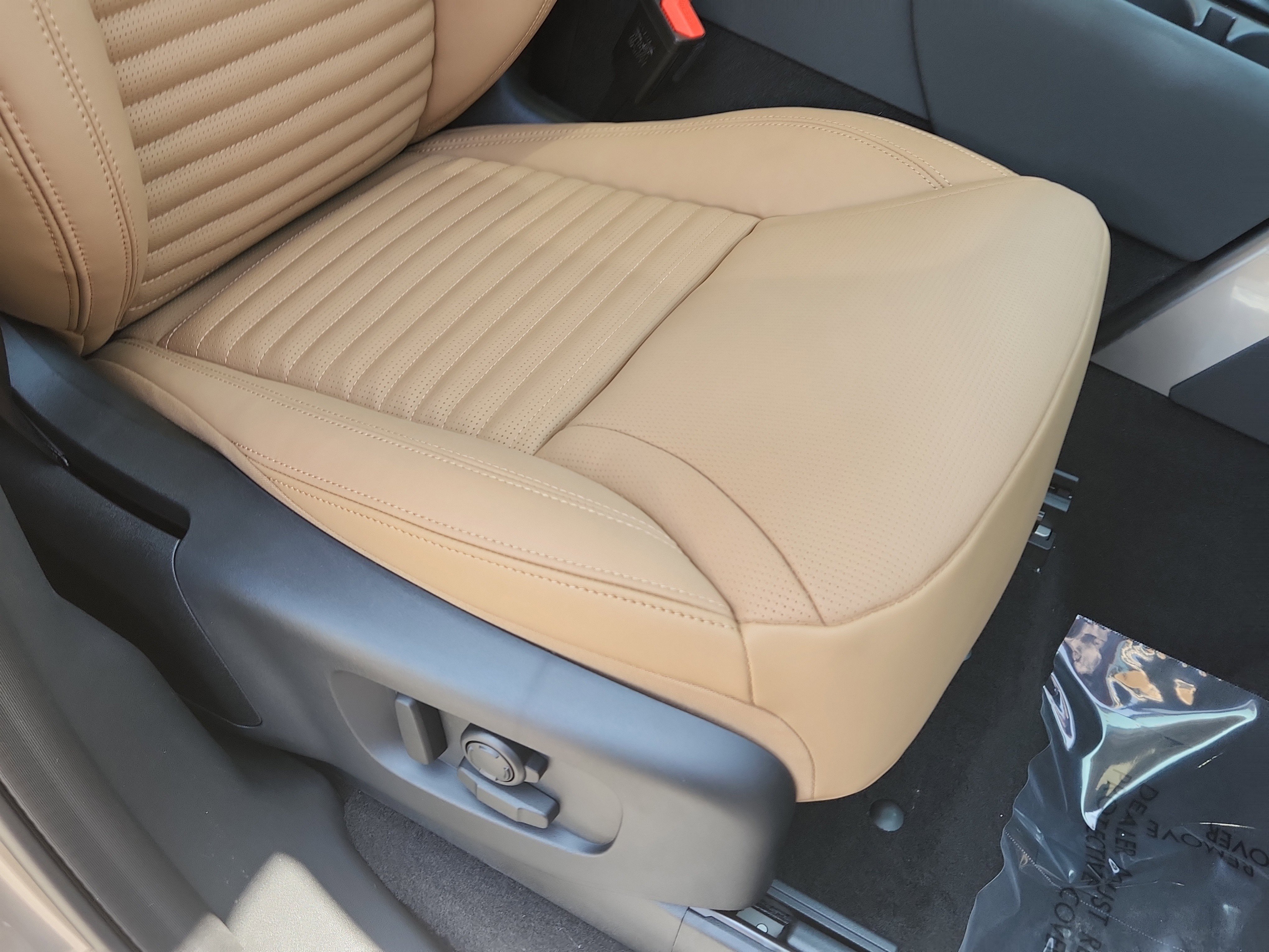New 2025 Land Rover Discovery Metropolitan Edition image 18