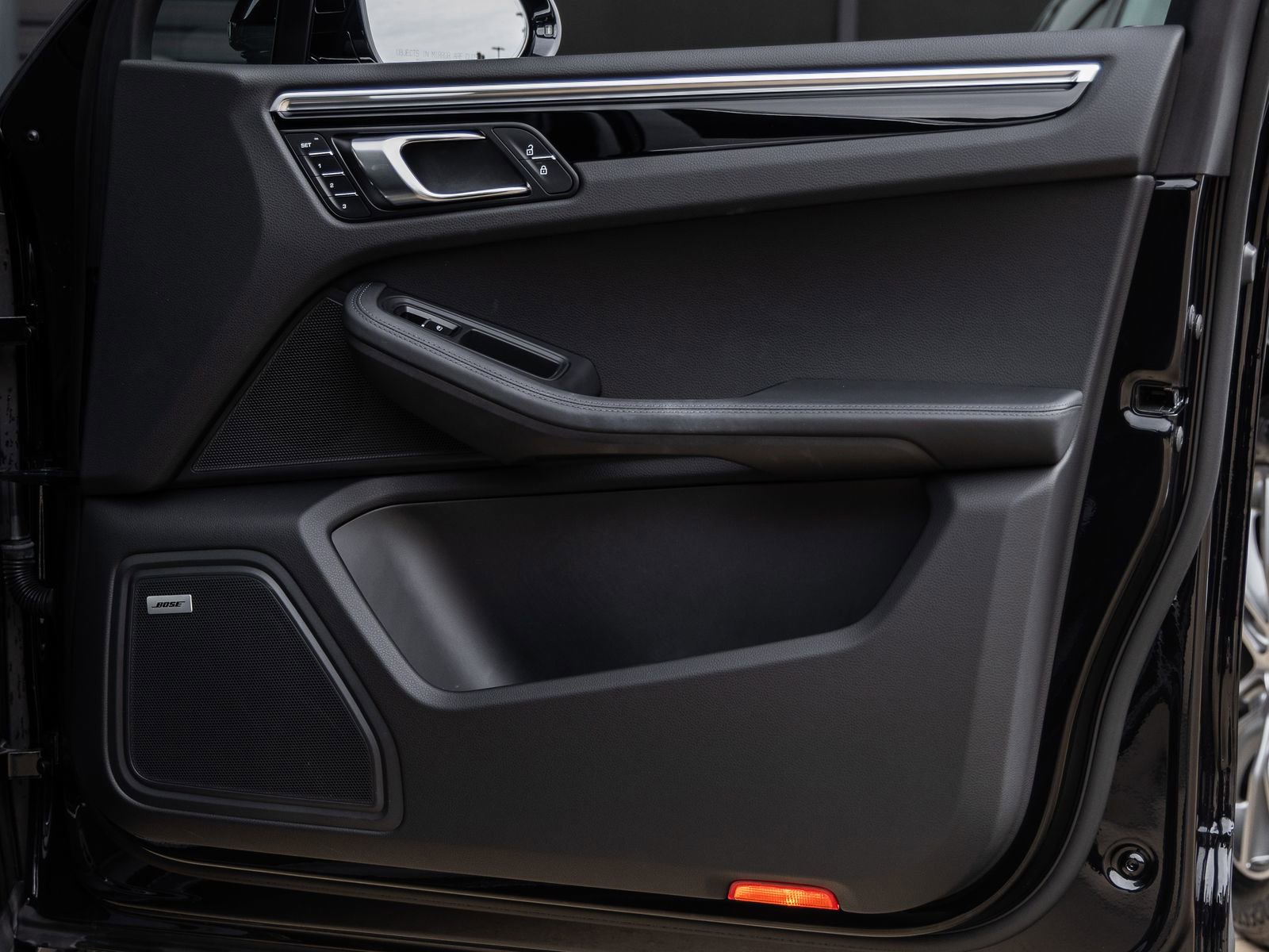 Certified 2022 Porsche Macan S image 43