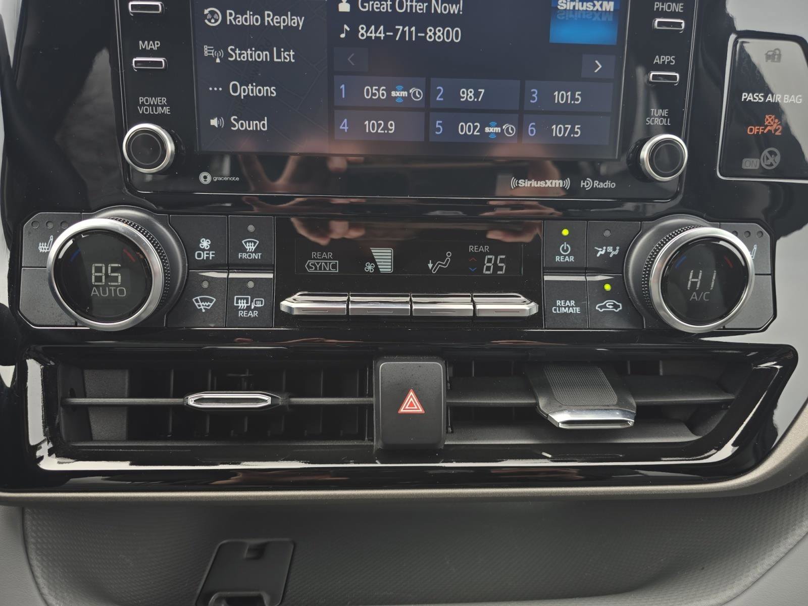 Used 2022 Toyota Highlander XLE image 21