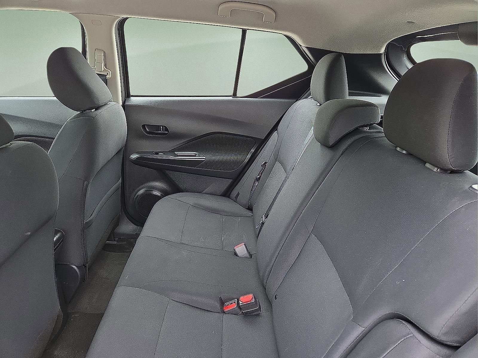 Used 2023 Nissan Kicks S FWD image 9