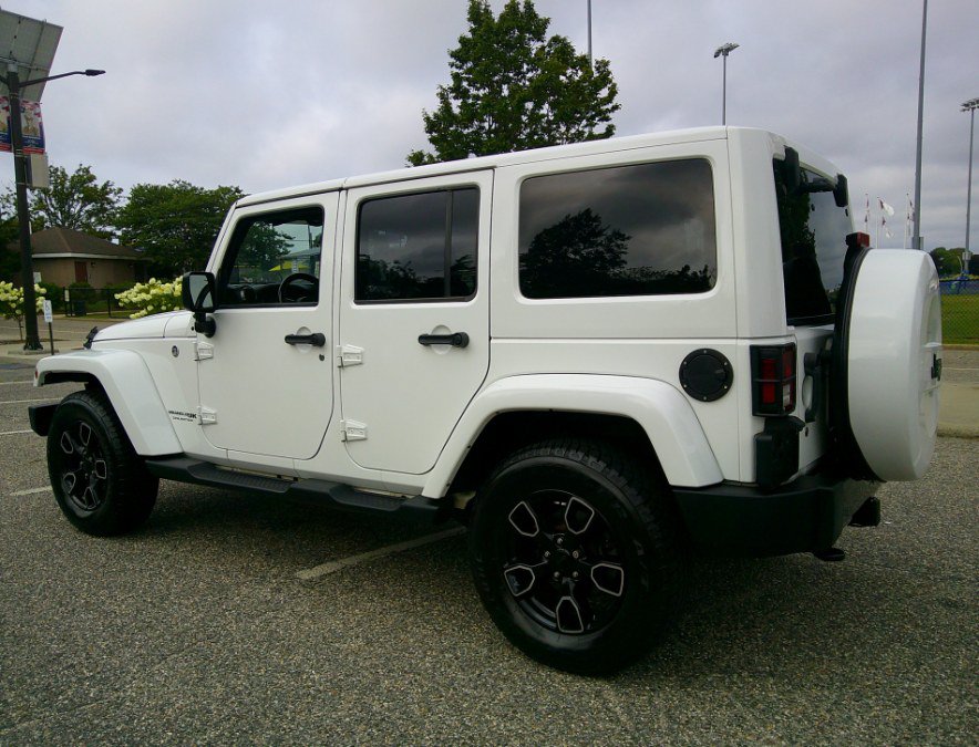 Used 2018 Jeep Wrangler Unlimited Sahara AWD/4WD image 39