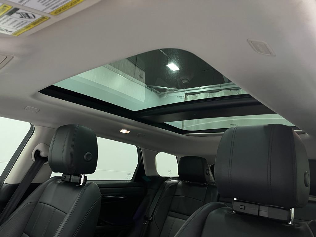 Used 2020 Land Rover Range Rover Evoque SE image 12