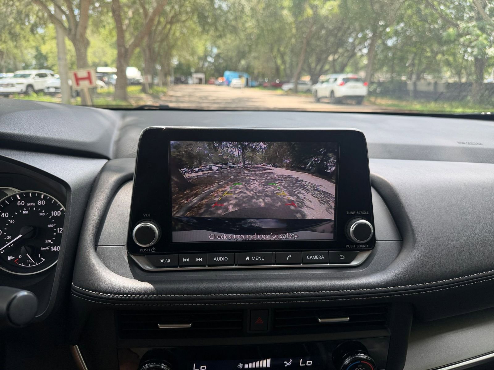 Used 2025 Nissan Rogue SV FWD image 24