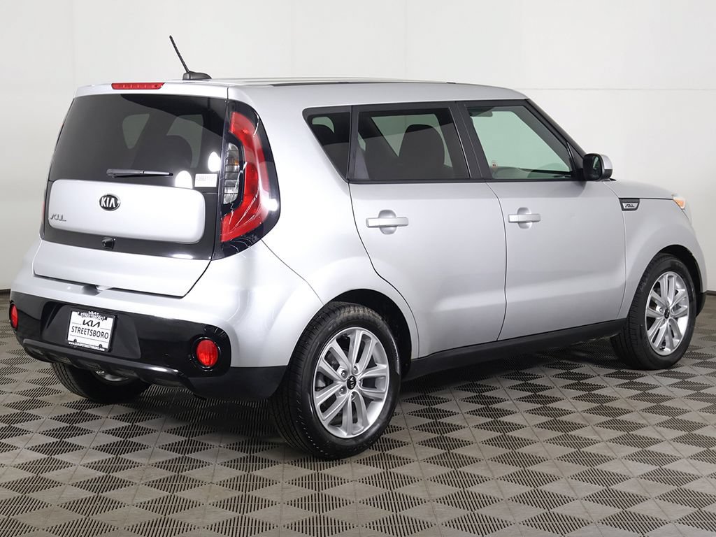 Used 2017 Kia Soul + FWD image 7