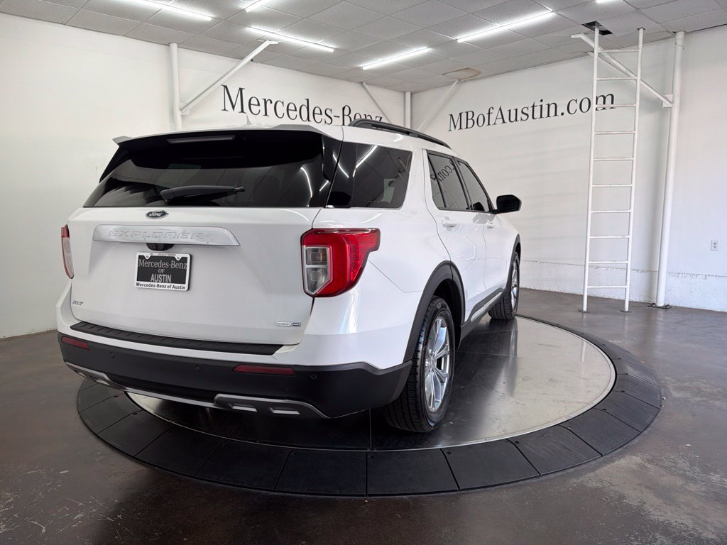 Used 2020 Ford Explorer XLT w/ Equipment Group 202A AWD/4WD image 7
