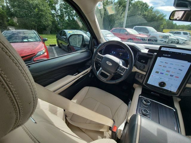 Used 2022 Ford Expedition Max Platinum AWD/4WD image 7