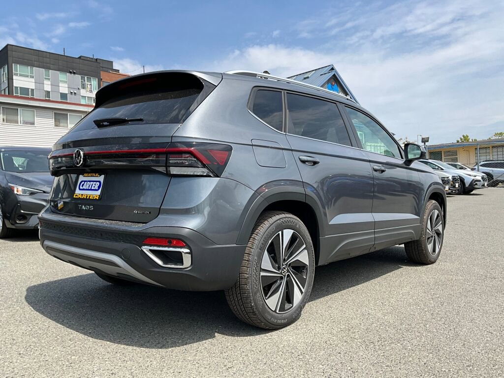 New 2025 Volkswagen Taos SE image 8