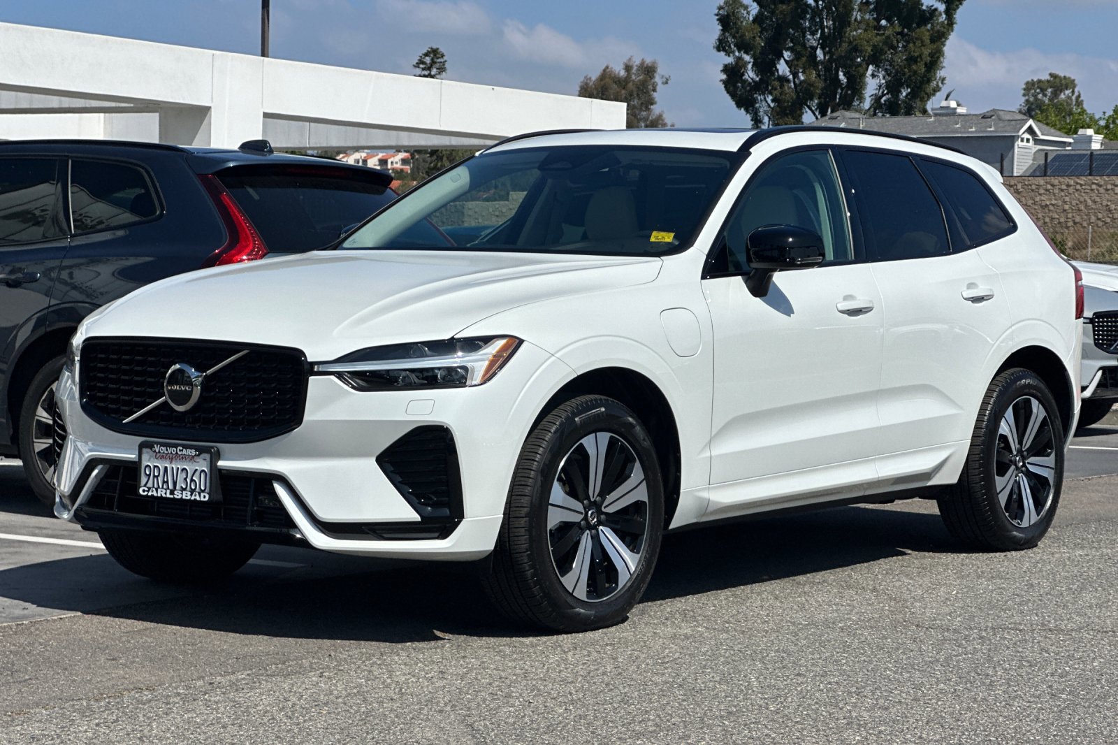 Certified 2025 Volvo XC60 T8 Core w/ Climate Package image 8
