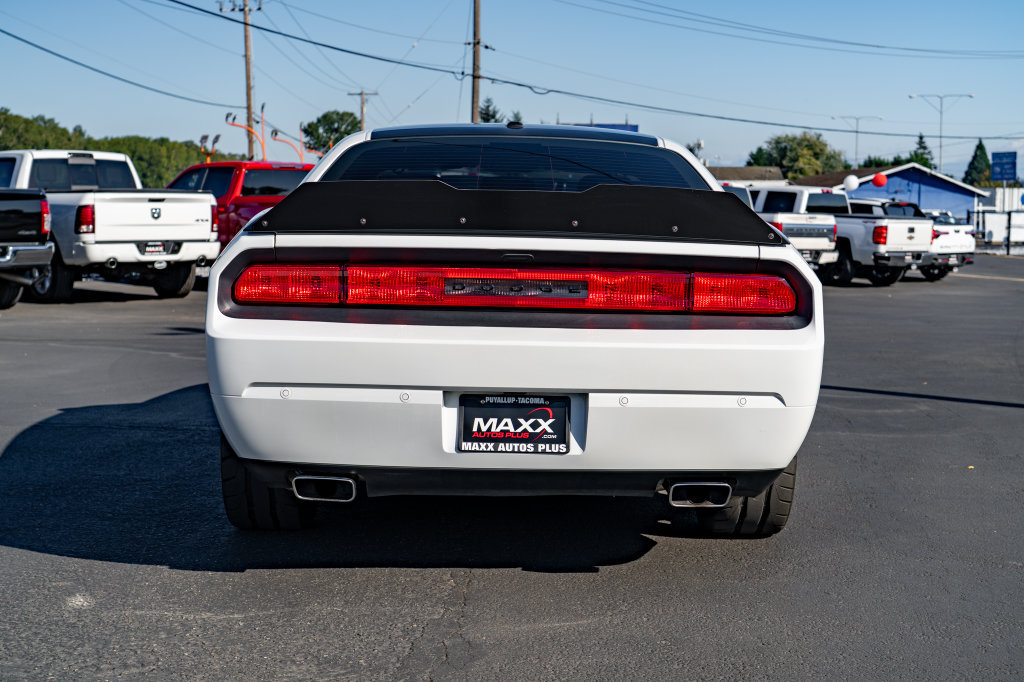 Used 2014 Dodge Challenger SRT8 Core w/ Satin Vapor Edition RWD image 10