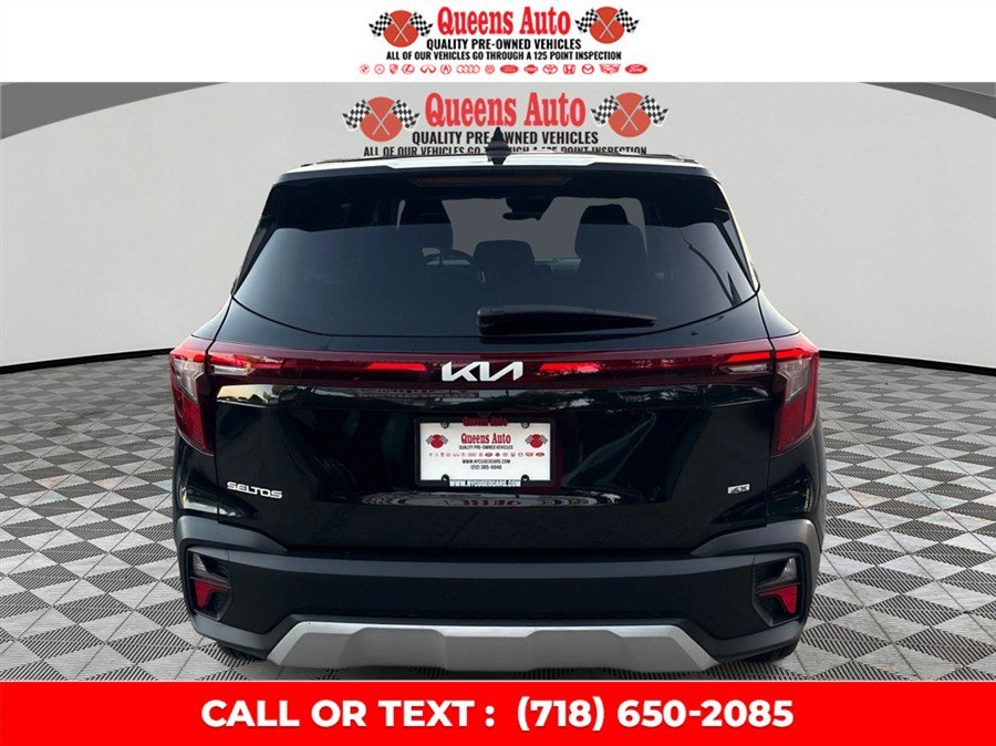 Used 2023 Kia Seltos LX AWD/4WD image 5