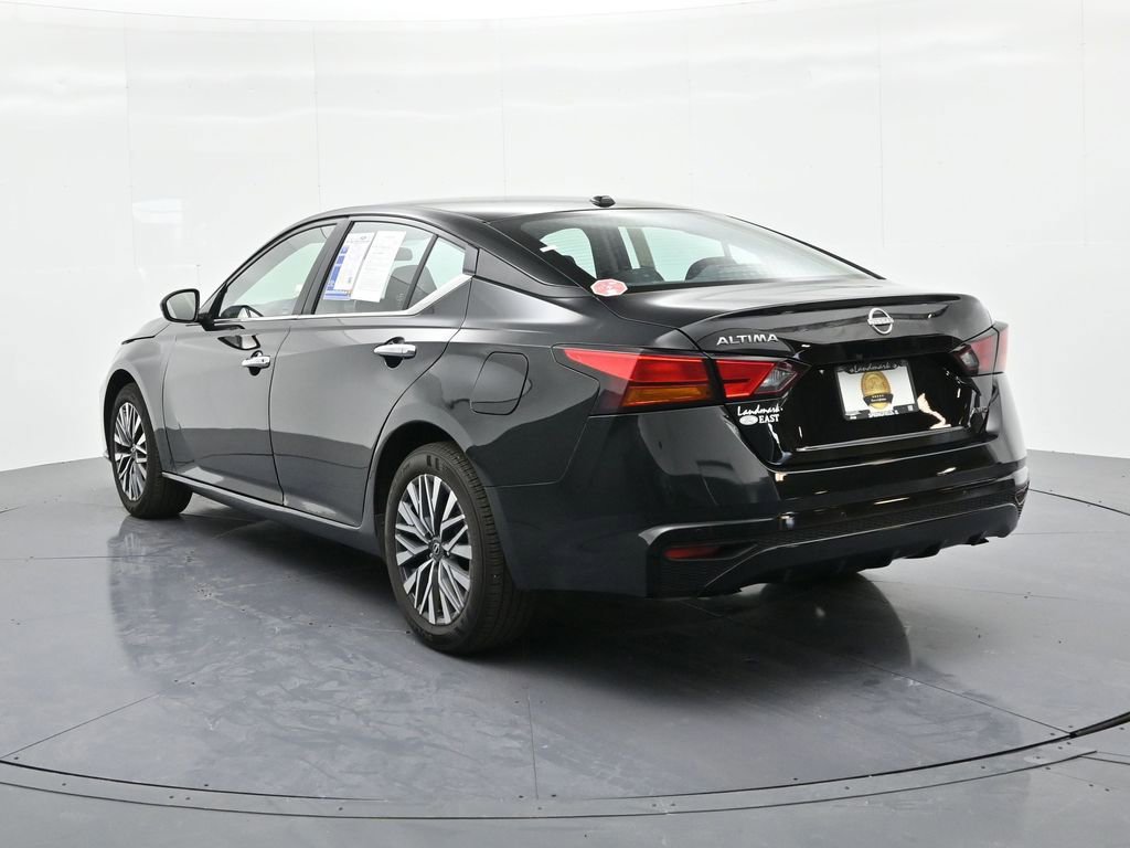 Used 2025 Nissan Altima 2.5 SV image 8