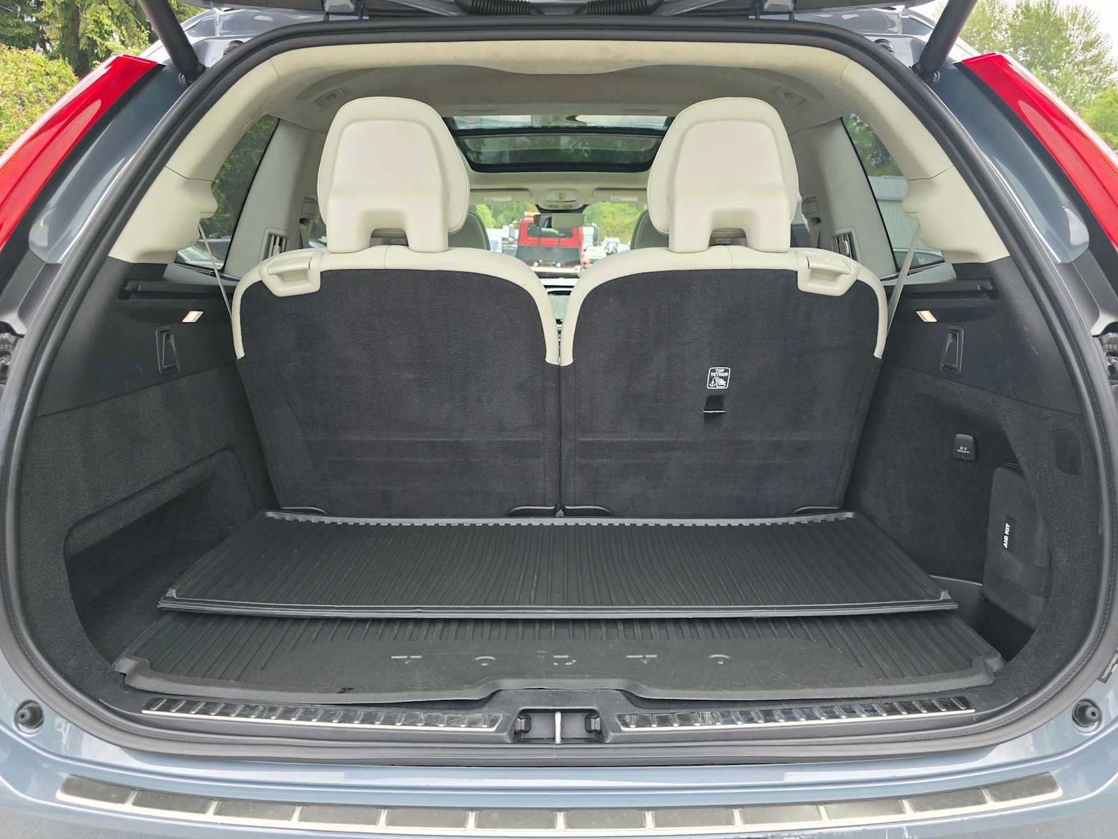 Used 2023 Volvo XC90 T8 Ultimate w/ Lounge Package AWD/4WD image 14
