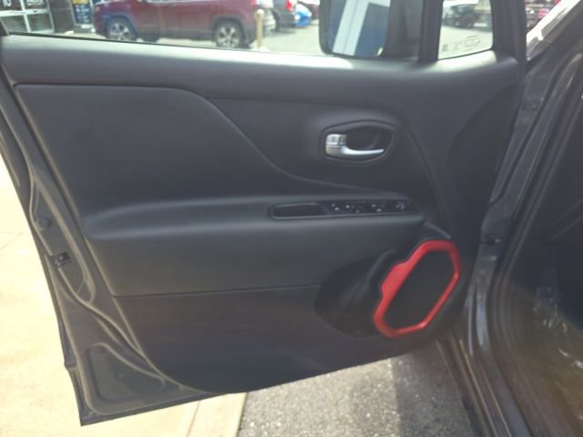 Certified 2022 Jeep Renegade Trailhawk image 10