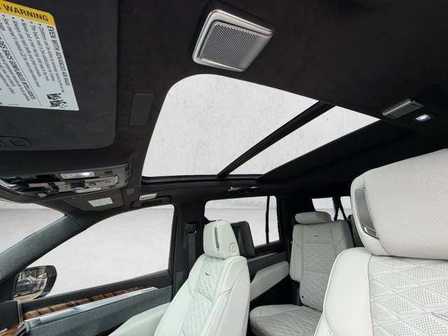 Used 2025 Cadillac Escalade ESV Sport Platinum w/ LPO, Floor Liner Package AWD/4WD image 16