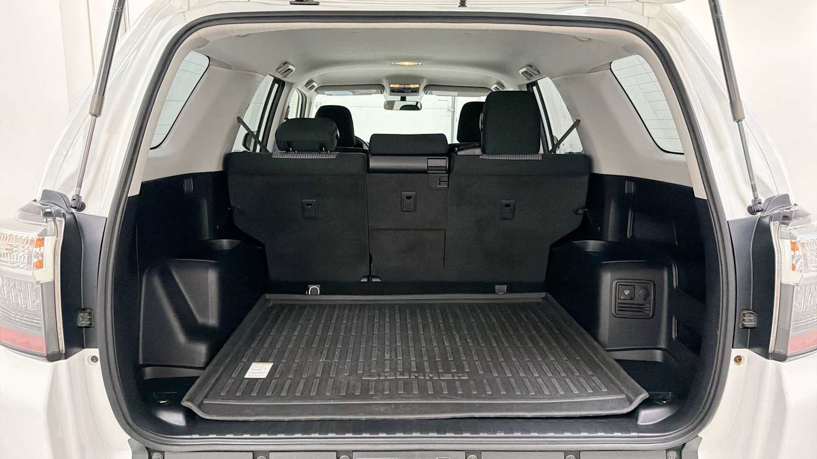 Certified 2016 Toyota 4Runner SR5 AWD/4WD image 27