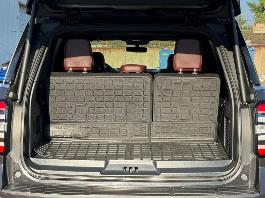 Used 2022 Ford Expedition Limited AWD/4WD image 26