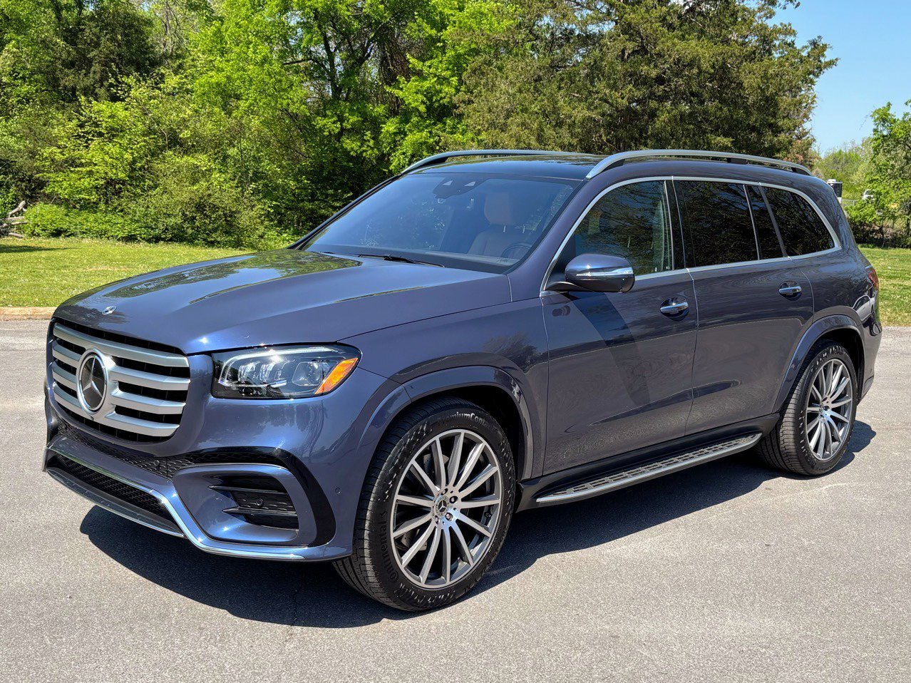 Used 2024 Mercedes-Benz GLS 580 4MATIC image 2