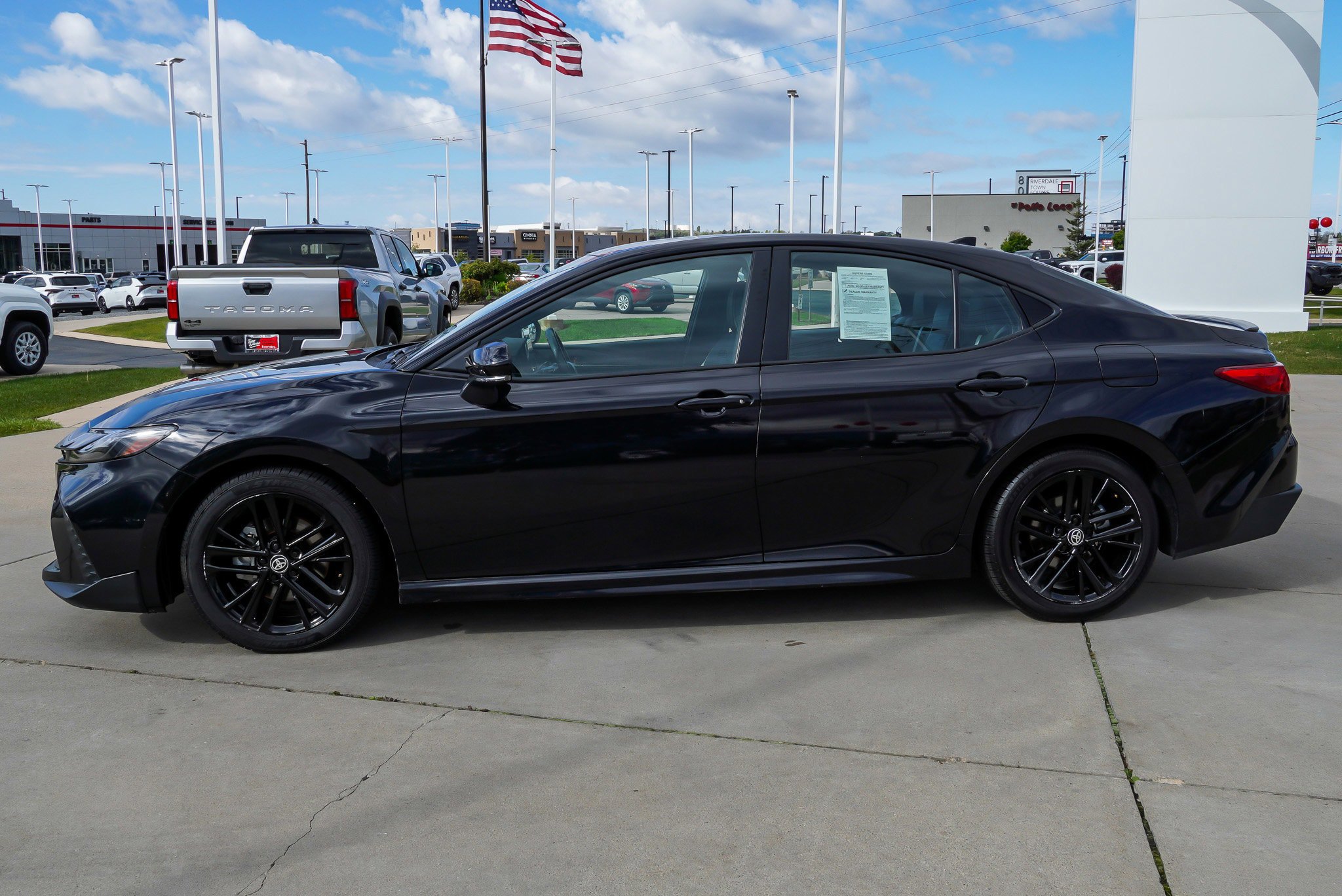 Certified 2025 Toyota Camry SE FWD image 5
