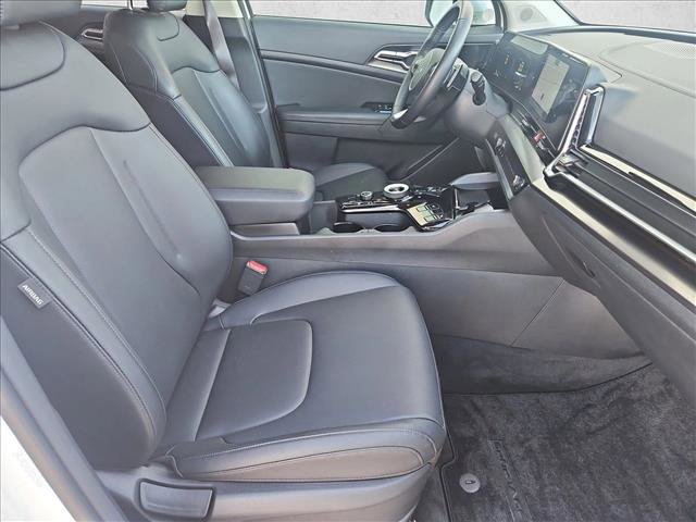 Used 2025 Kia Sportage EX image 21
