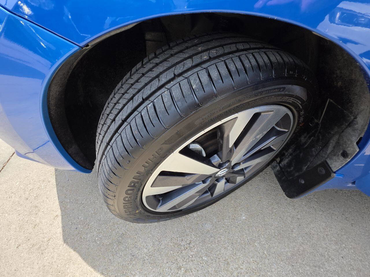 Used 2021 Nissan Versa SR w/ Convenience Package image 17