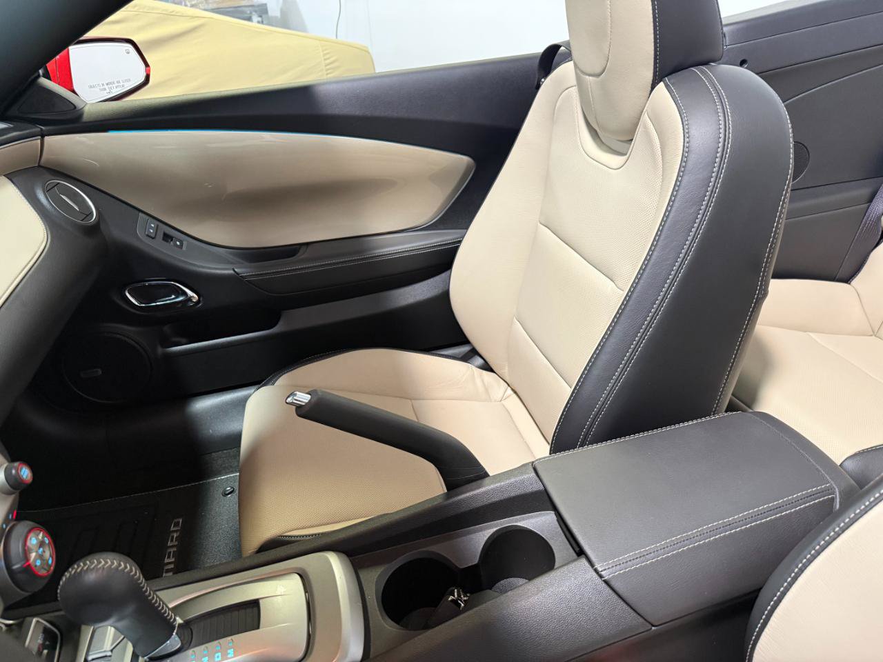 Used 2015 Chevrolet Camaro LT RWD image 18