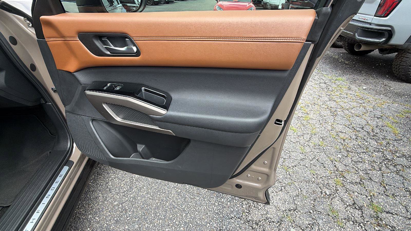 Used 2024 Nissan Pathfinder Platinum w/ Cargo Package FWD image 16