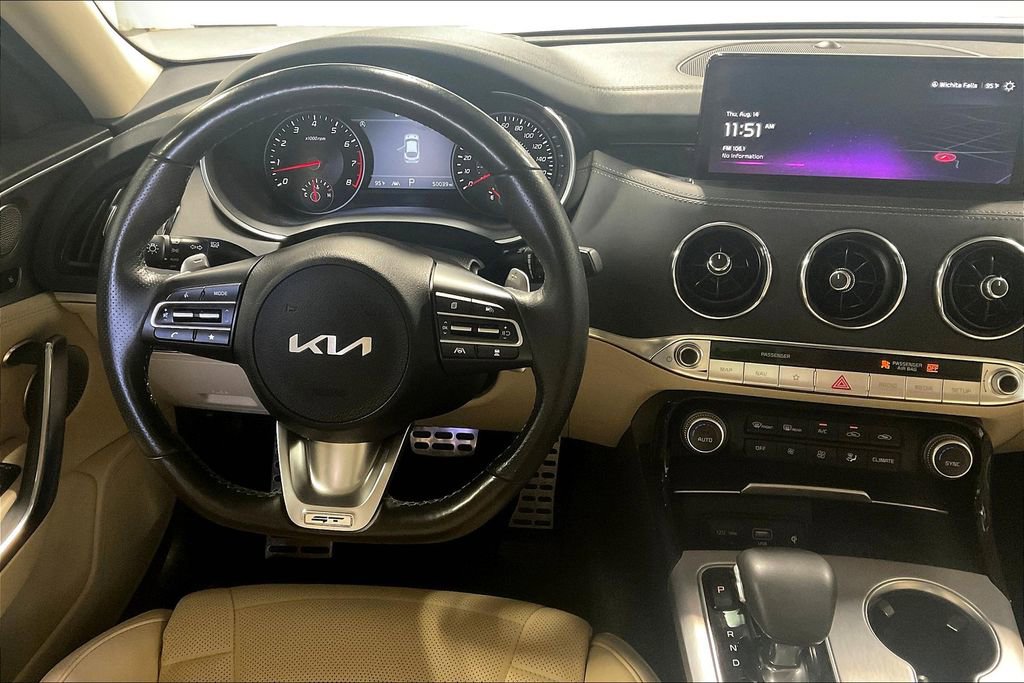 Used 2023 Kia Stinger GT2 image 7