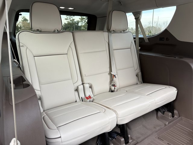 Used 2021 GMC Yukon XL Denali w/ Denali Premium Package image 12
