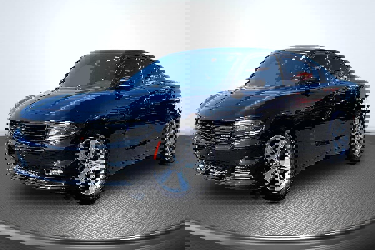 Used 2017 Dodge Charger SXT image 12