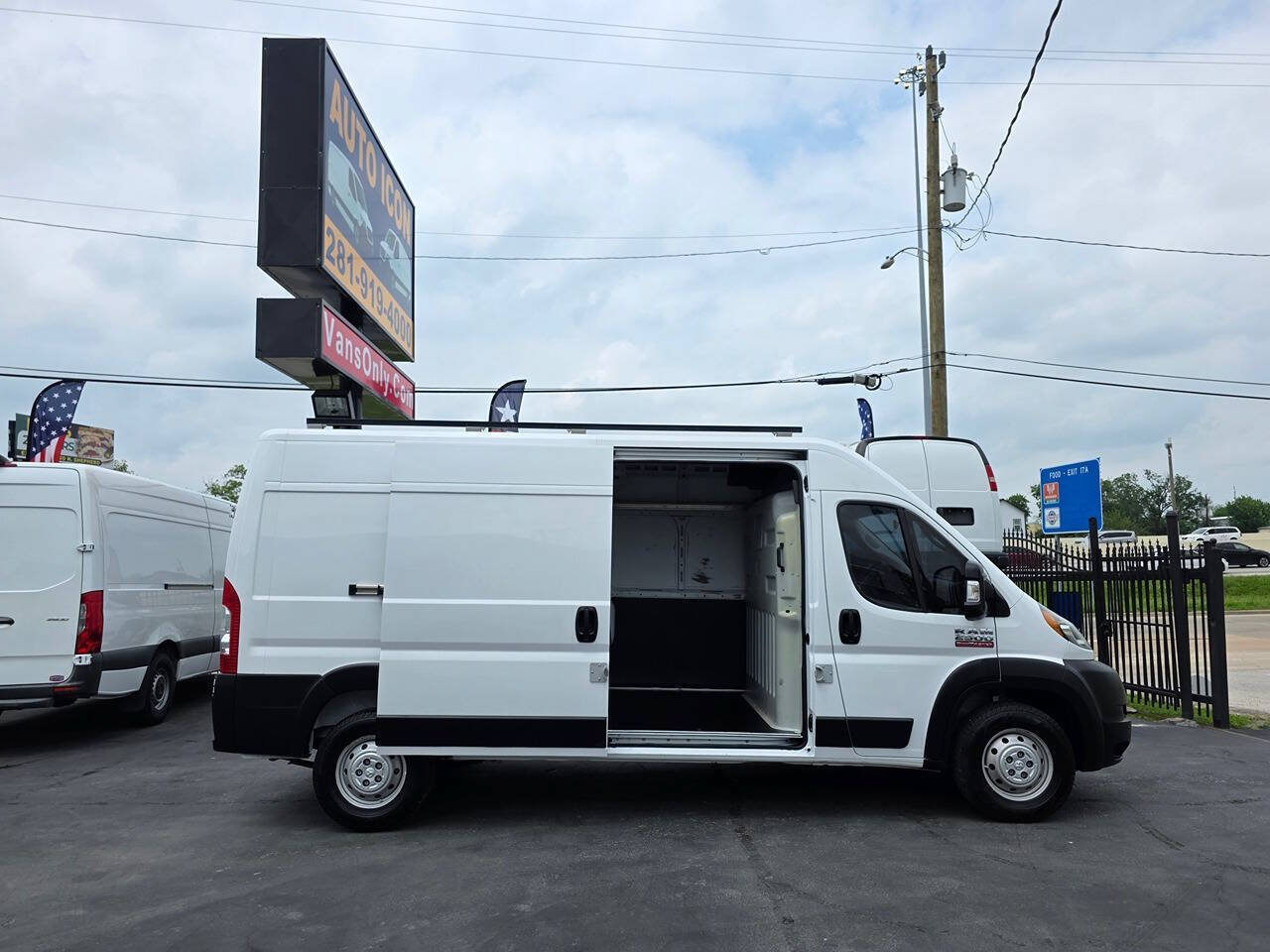 Used 2020 RAM ProMaster 2500 w/ Premium Appearance Group FWD image 5