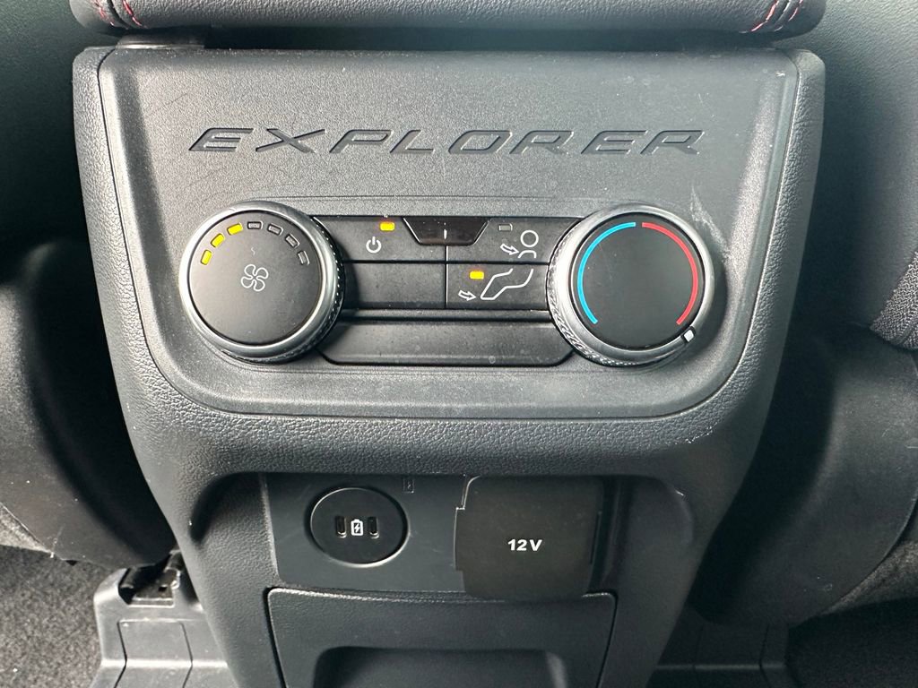 Used 2025 Ford Explorer ST-Line AWD/4WD image 15