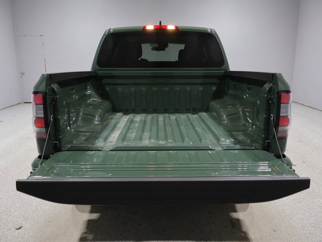 Used 2024 Nissan Frontier SV image 4