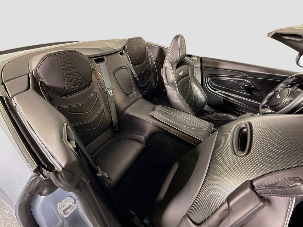 Used 2020 Aston Martin DBS Superleggera Volante RWD image 18