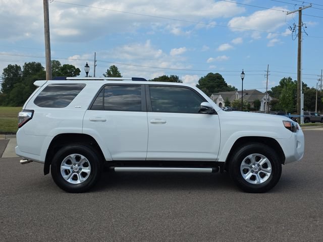 Used 2019 Toyota 4Runner SR5 Premium AWD/4WD image 2