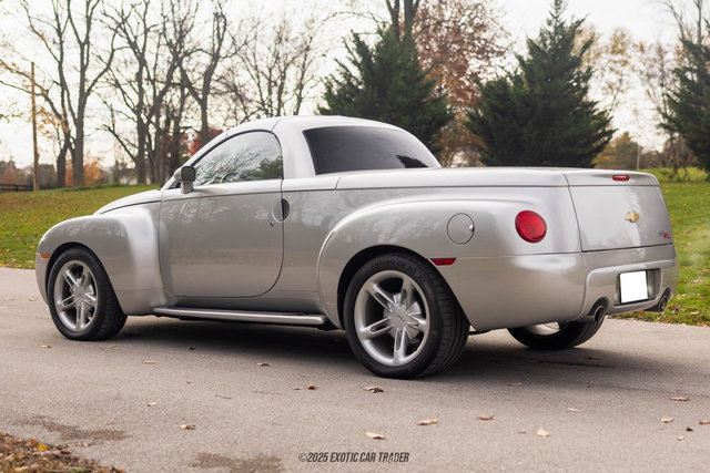Used 2005 Chevrolet SSR w/ Preferred Equipment Group image 18