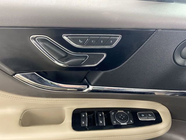 Used 2020 Lincoln Corsair Reserve w/ Equipment Group 201A image 19
