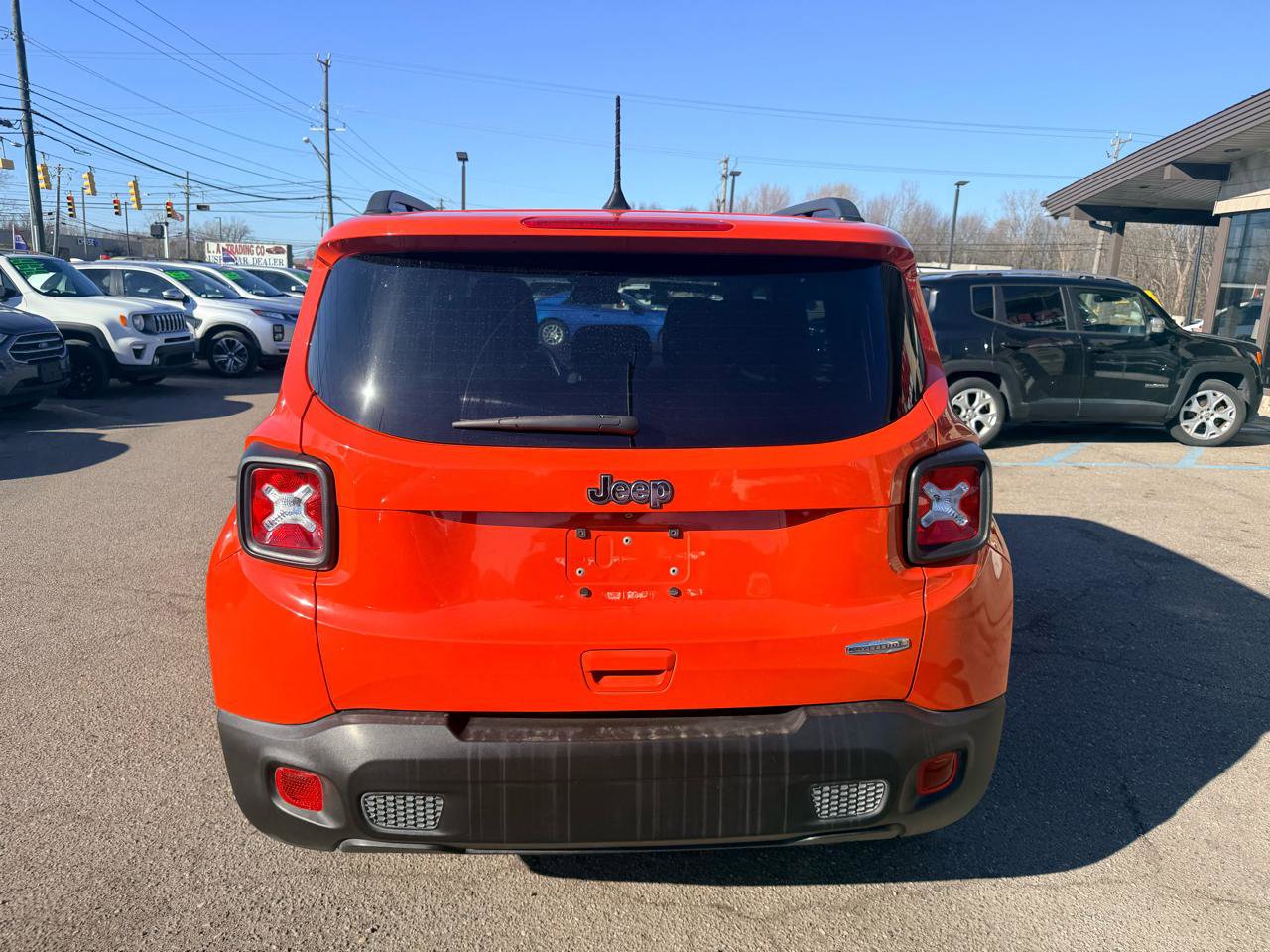 Used 2019 Jeep Renegade Latitude FWD image 6