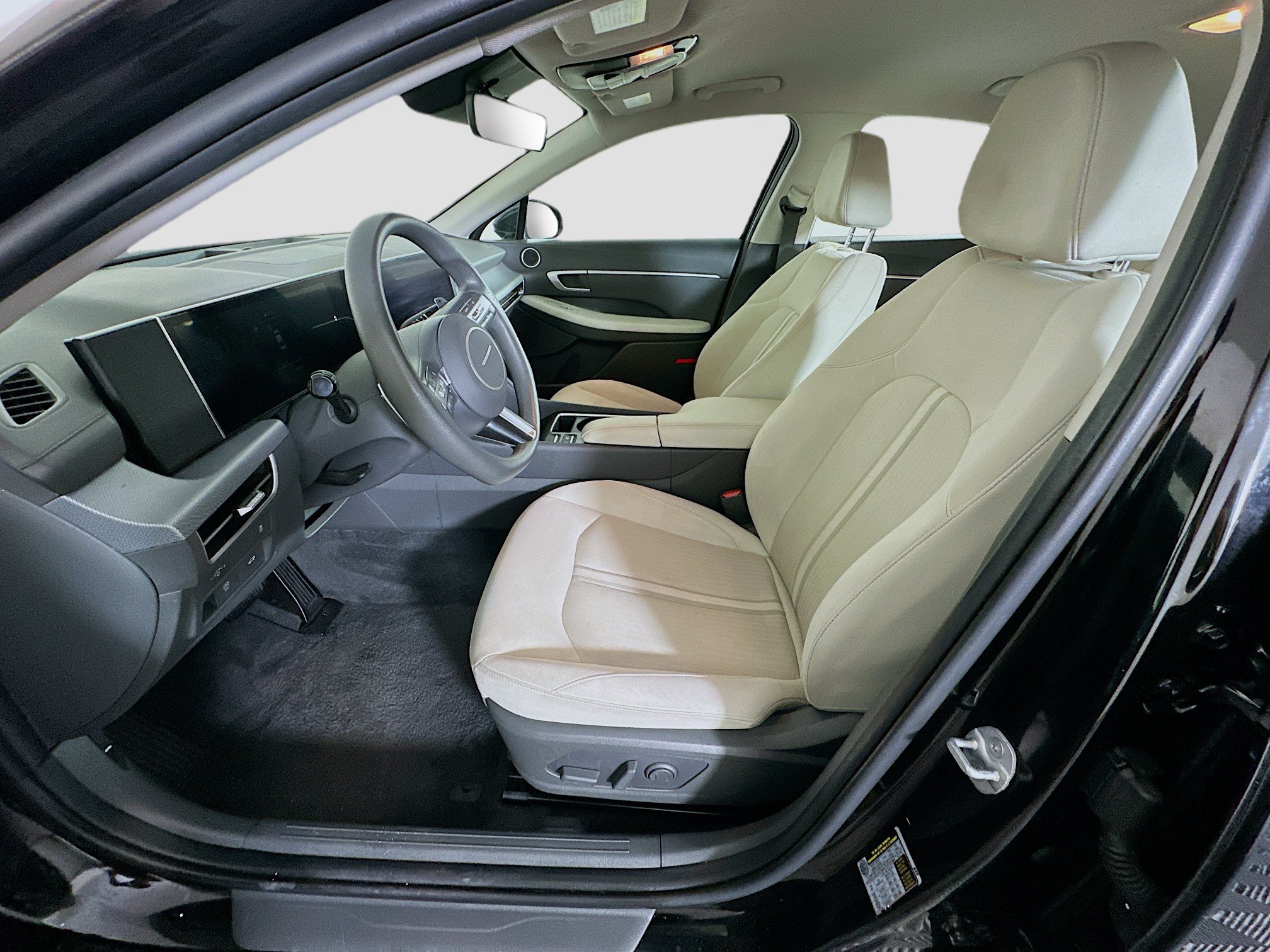 Used 2025 Hyundai Sonata SEL FWD image 13