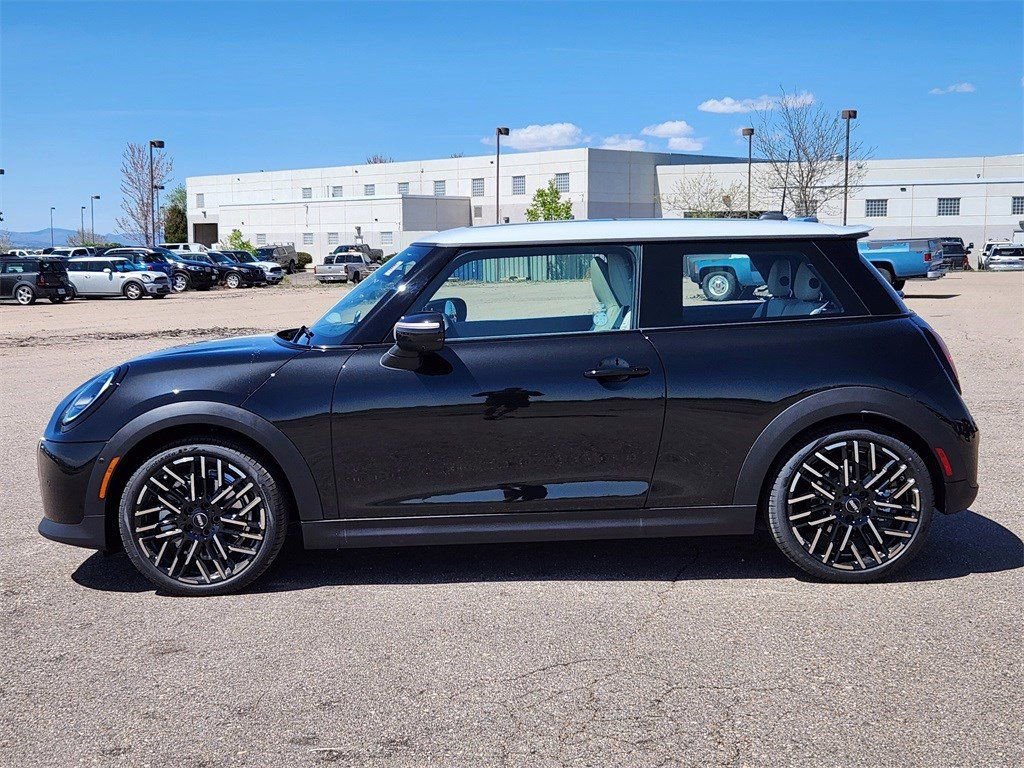 Used 2025 MINI Cooper S FWD image 2