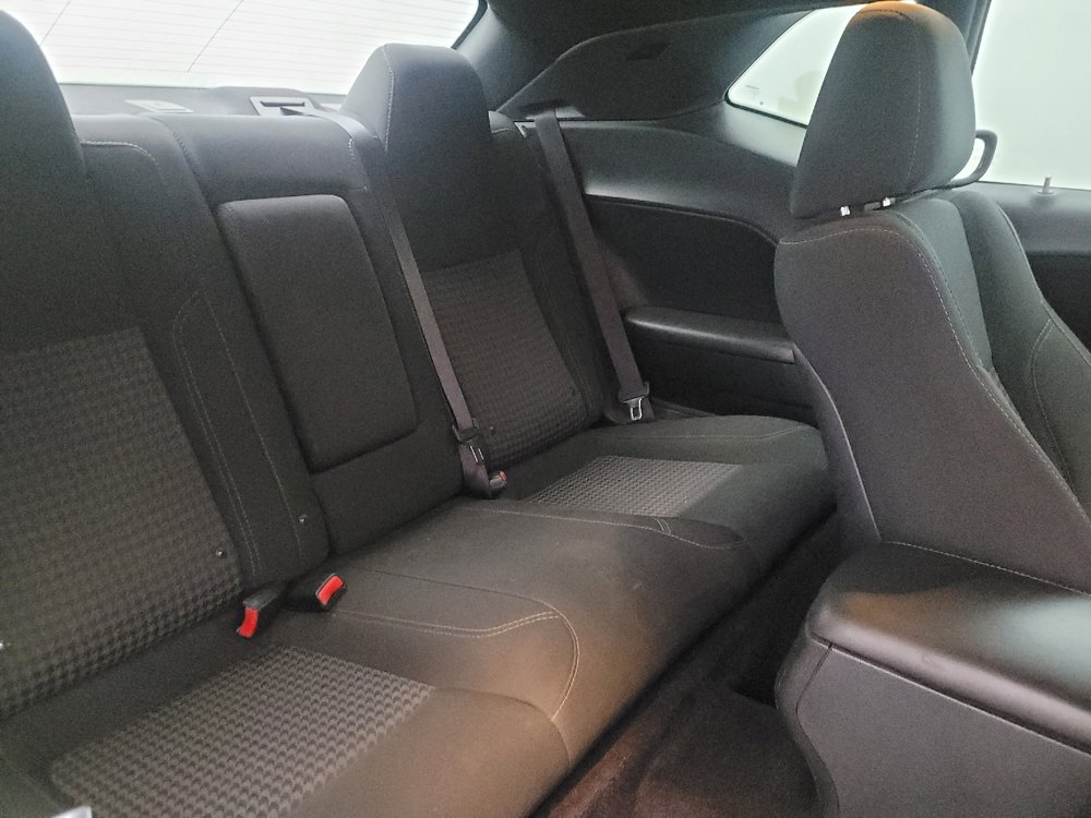 Used 2016 Dodge Challenger SXT RWD image 19