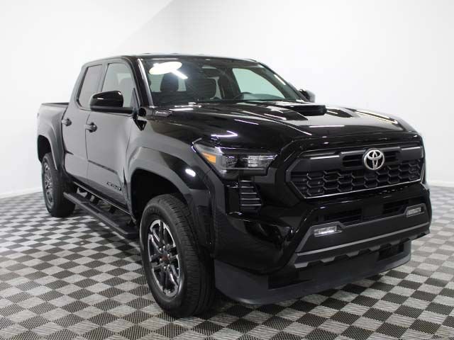 Certified 2025 Toyota Tacoma TRD Sport AWD/4WD image 8