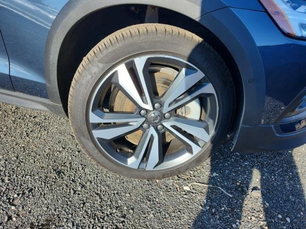 Used 2024 Volvo V60 B5 Cross Country Plus image 8