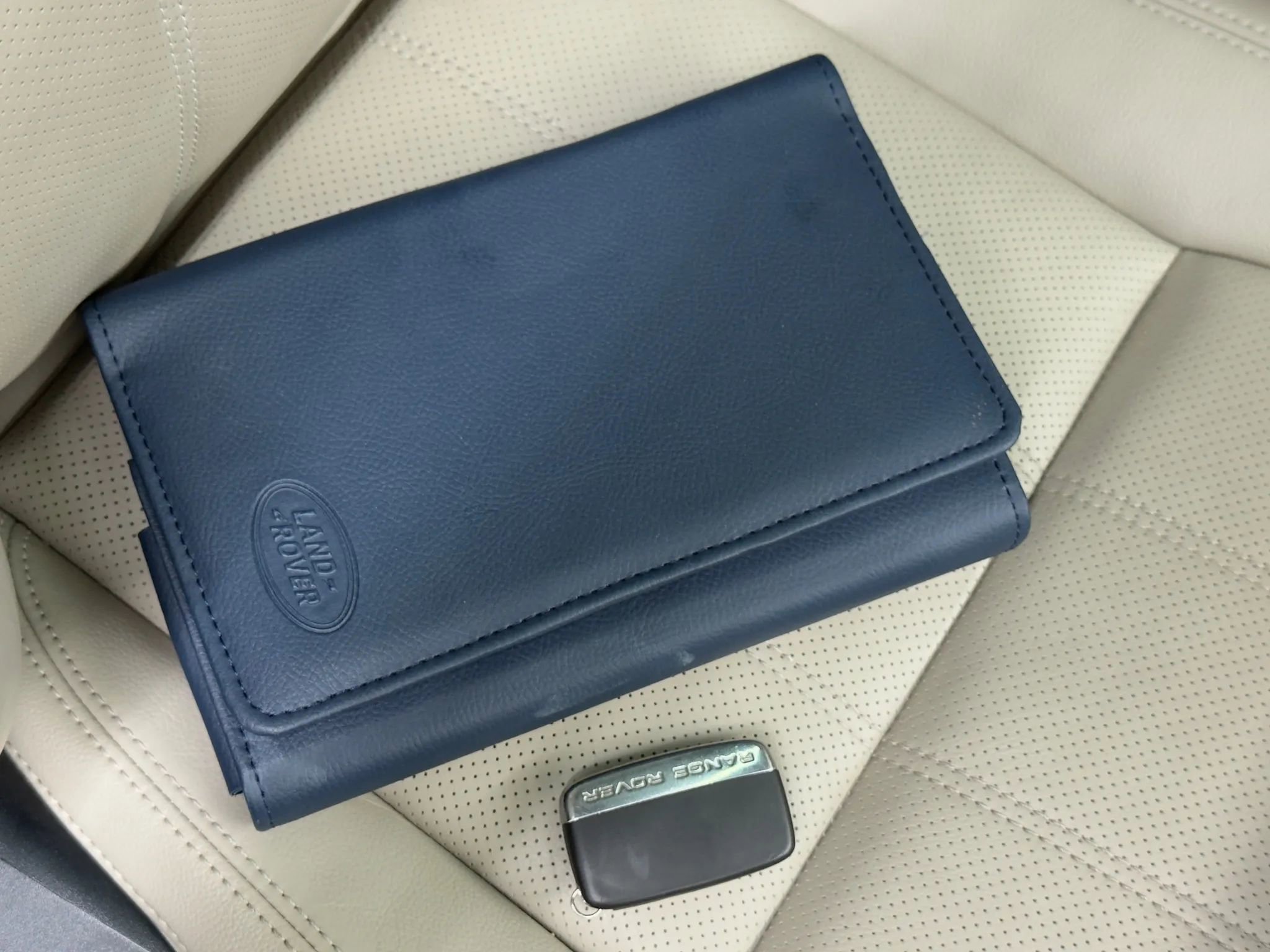 Used 2020 Land Rover Range Rover Velar S image 3