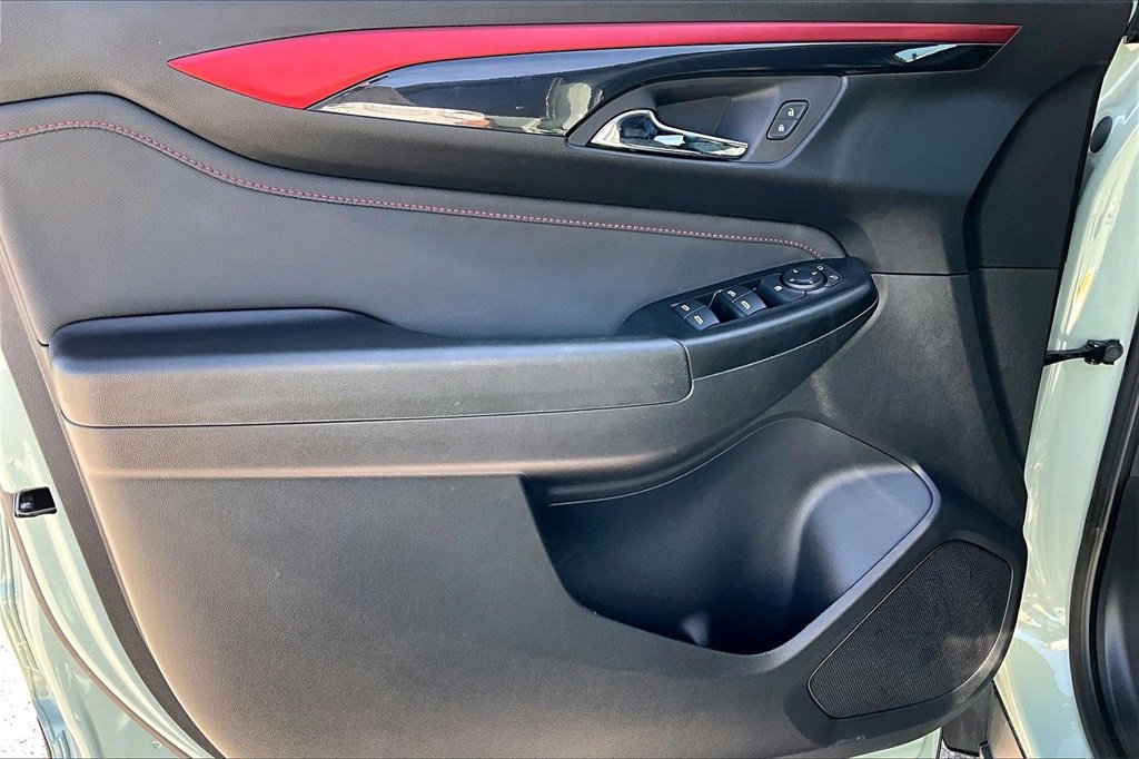 Used 2024 Chevrolet TrailBlazer RS w/ Driver Confidence Package image 21