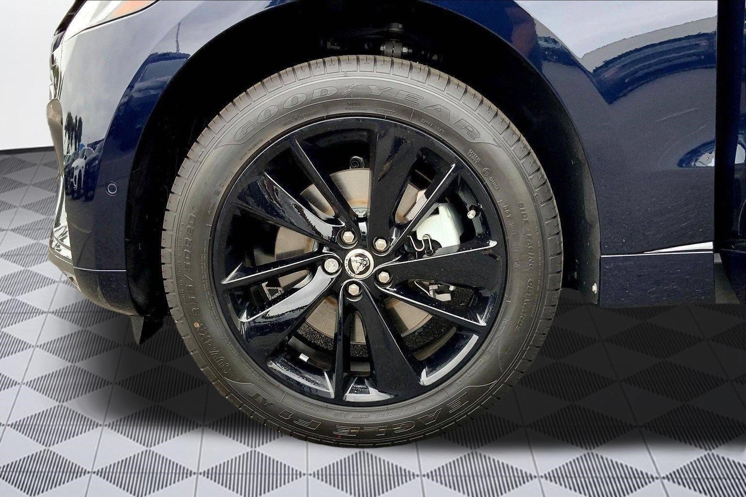 New 2025 Jaguar F-PACE R-Dynamic S AWD/4WD image 13