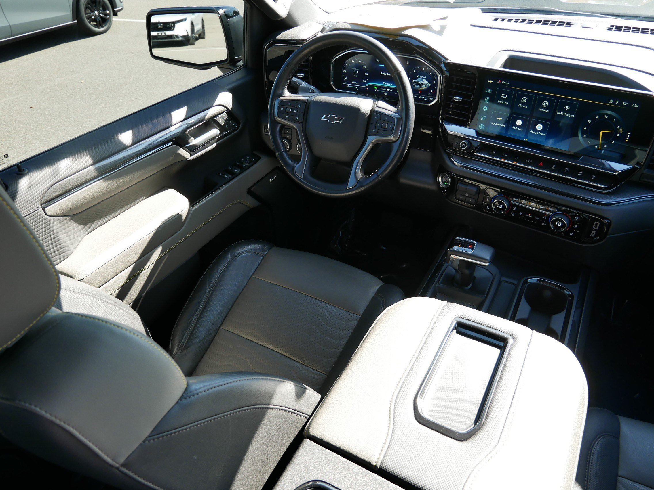 Used 2022 Chevrolet Silverado 1500 ZR2 w/ Technology Package AWD/4WD image 9