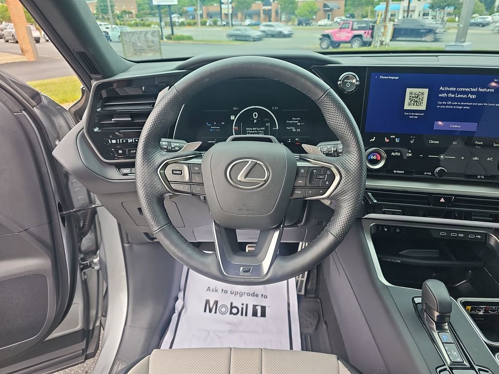 Used 2025 Lexus TX 500h AWD w/ Technology Package image 15