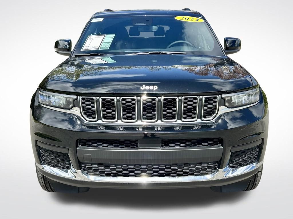 Used 2024 Jeep Grand Cherokee L Laredo w/ Luxury Tech Group I image 2