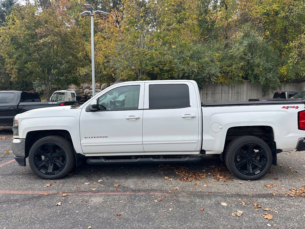 Used 2018 Chevrolet Silverado 1500 LT w/ All Star Edition AWD/4WD image 13